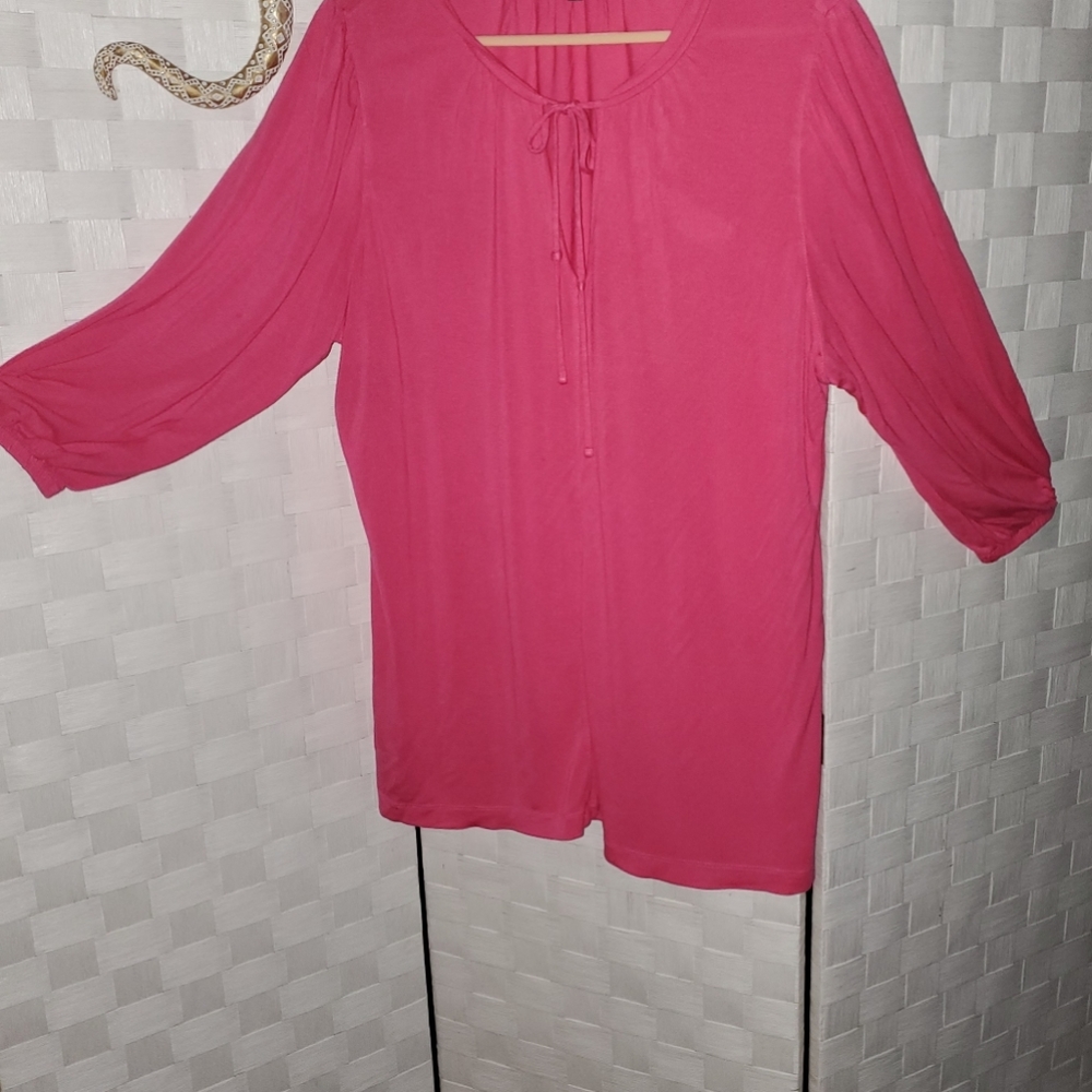 Gap pick blouse. Like new condition.